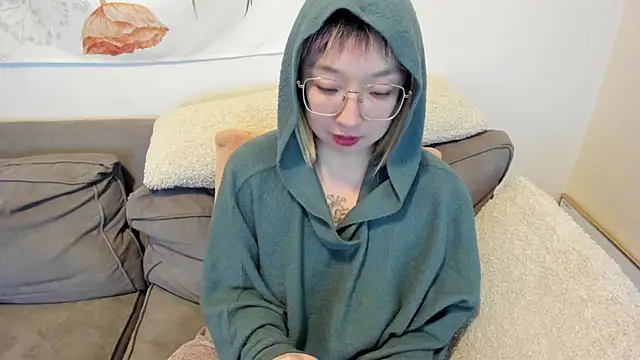 Snapshot of luxgray chatting on 03-03-25, 12:56 luxgray online show from 03-03-25, 12:56