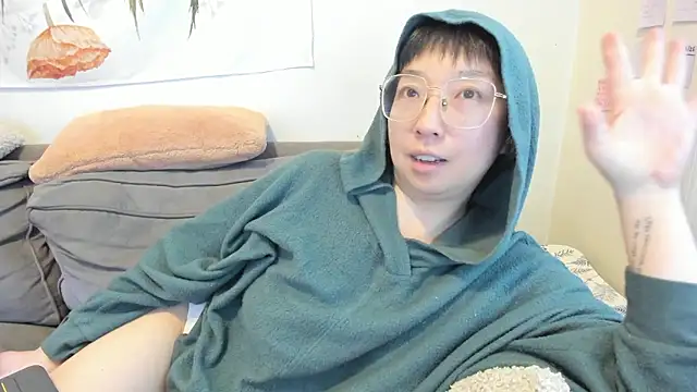 Snapshot of luxgray chatting on 01-09-26, 09:00 luxgray online show from 01-09-26, 09:00