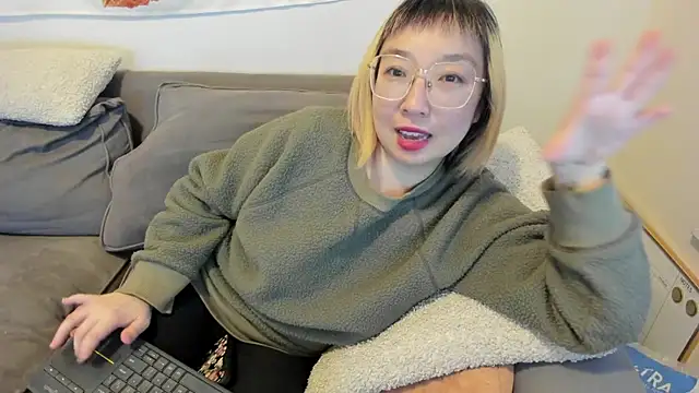 Snapshot of luxgray chatting on 03-07-25, 11:05 luxgray online show from 03-07-25, 11:05