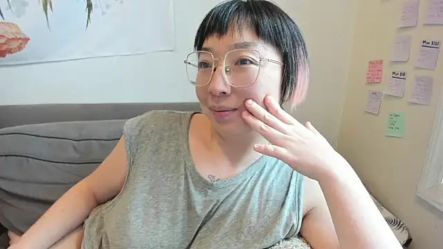 Snapshot of luxgray chatting on 01-10-26, 04:46 luxgray online show from 01-10-26, 04:46