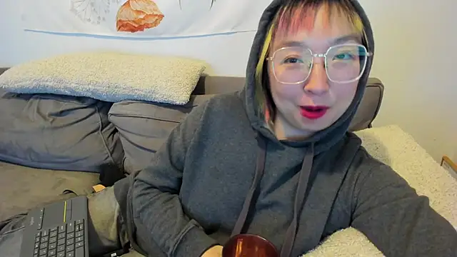 Snapshot of luxgray chatting on 02-01-25, 04:03 luxgray online show from 02-01-25, 04:03