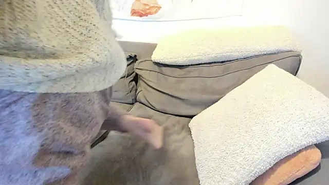 Snapshot of luxgray chatting on 03-02-25, 12:42 luxgray online show from 03-02-25, 12:42