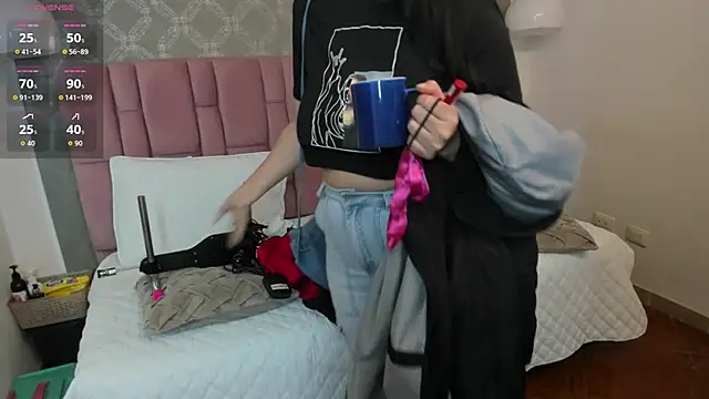 brithanyadams23 online show from 12-21-25, 03:19