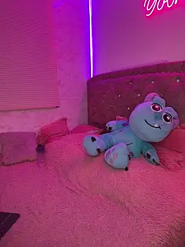 Snapshot of YovngBaby chatting on 02-18-26, 05:16 YovngBaby online show from 02-18-26, 05:16