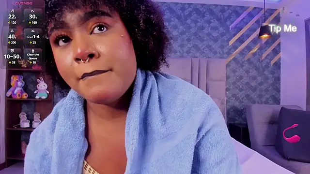 NiiaMoore online show from 11-08-25, 08:23