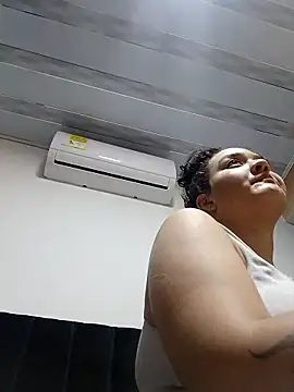 Liancy online show from 01-14-26, 02:37