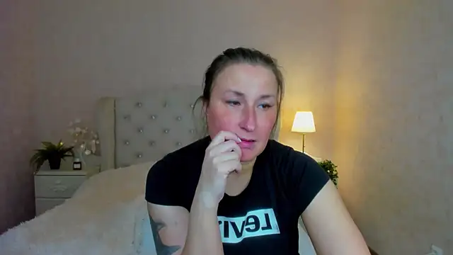 HotLiss online show from 03-27-26, 05:49