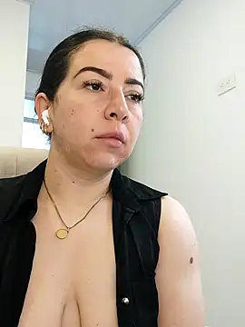 Snapshot of Im_coco chatting on 06-11-26, 12:57 Im coco online show from 06-11-26, 12:57
