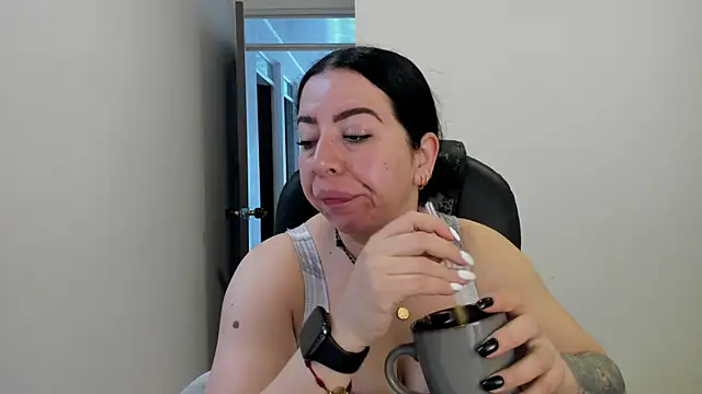 Snapshot of Im_coco chatting on 04-23-26, 12:22 Im coco online show from 04-23-26, 12:22