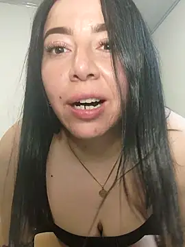 Snapshot of Im_coco chatting on 06-20-26, 06:02 Im coco online show from 06-20-26, 06:02