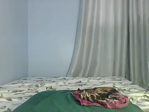 Snapshot of sandra_sauvage chatting on 09-20-25, 11:15 sandra sauvage online show from 09-20-25, 11:15