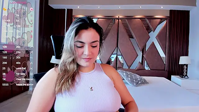 IsabellaaJoness online show from 04-18-26, 11:45