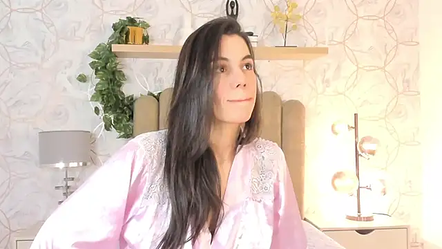 Snapshot of Roma__love chatting on 01-17-25, 11:38 Roma love online show from 01-17-25, 11:38