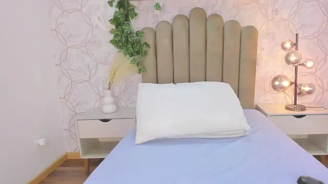 Roma  love online show from 11-20-25, 12:06