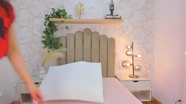 Roma  love online show from 11-26-25, 12:38