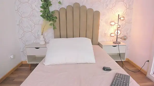 Roma  love online show from 11-30-25, 12:06