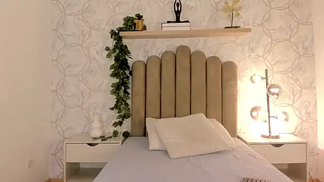 Snapshot of Roma__love chatting on 03-03-25, 11:22 Roma love online show from 03-03-25, 11:22