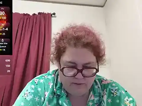 Snapshot of EmberCum chatting on 02-19-25, 11:06 EmberCum online show from 02-19-25, 11:06