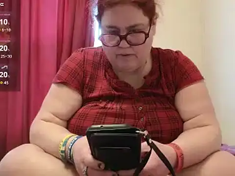 Snapshot of EmberCum chatting on 02-10-25, 03:21 EmberCum online show from 02-10-25, 03:21
