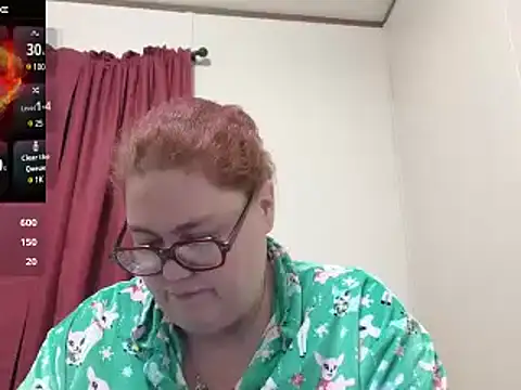 Snapshot of EmberCum chatting on 02-18-25, 10:49 EmberCum online show from 02-18-25, 10:49