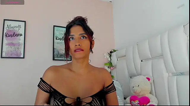 Snapshot of Vivi_bless chatting on 07-15-26, 04:58 Vivi bless online show from 07-15-26, 04:58