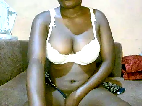 Snapshot of Babyjuliana_ chatting on 01-07-26, 08:41 Babyjuliana online show from 01-07-26, 08:41