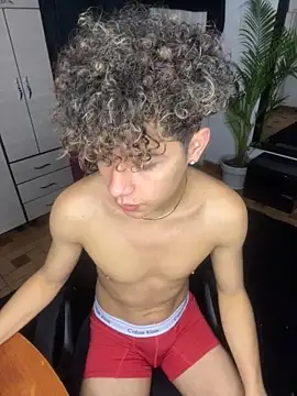 Snapshot of DavidfullOFlove chatting on 10-29-25, 11:14 DavidfullOFlove online show from 10-29-25, 11:14