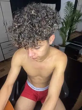 Snapshot of DavidfullOFlove chatting on 10-30-25, 10:39 DavidfullOFlove online show from 10-30-25, 10:39