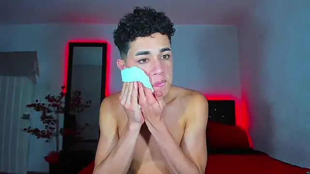 Snapshot of DavidfullOFlove chatting on 12-03-24, 02:22 DavidfullOFlove online show from 12-03-24, 02:22