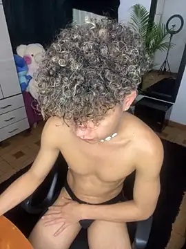 Snapshot of DavidfullOFlove chatting on 10-25-25, 01:38 DavidfullOFlove online show from 10-25-25, 01:38