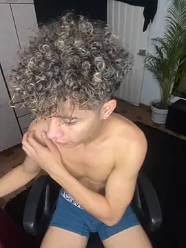 Snapshot of DavidfullOFlove chatting on 10-07-25, 10:11 DavidfullOFlove online show from 10-07-25, 10:11