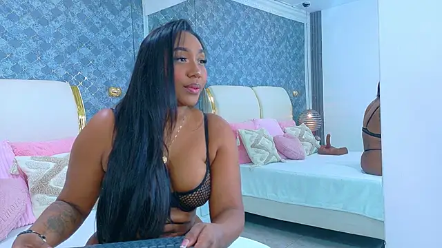 NaiomyLanes online show from 04-16-26, 01:23