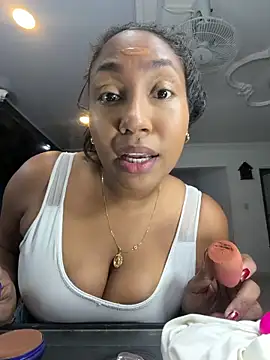 NaiomyLanes online show from 03-10-26, 11:47