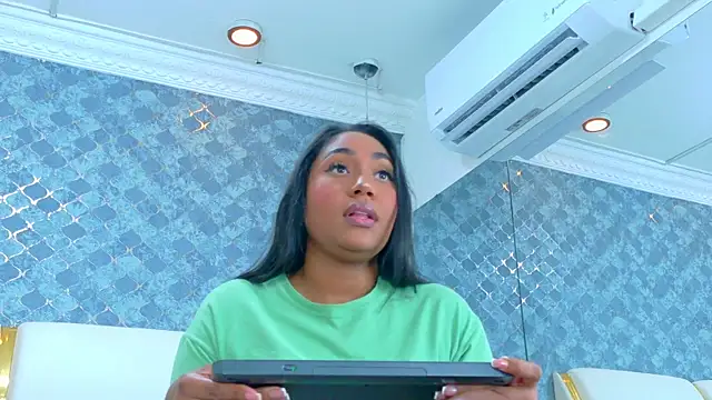 NaiomyLanes online show from 03-29-26, 01:24