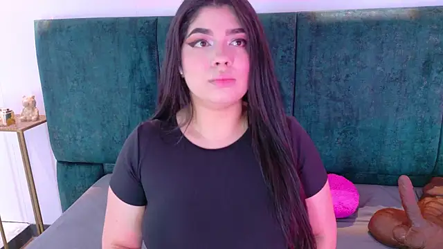 AgathaLynx online show from 04-12-26, 10:51