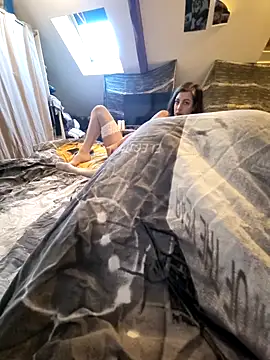 LoLa-69-X online show from 11-04-25, 10:19