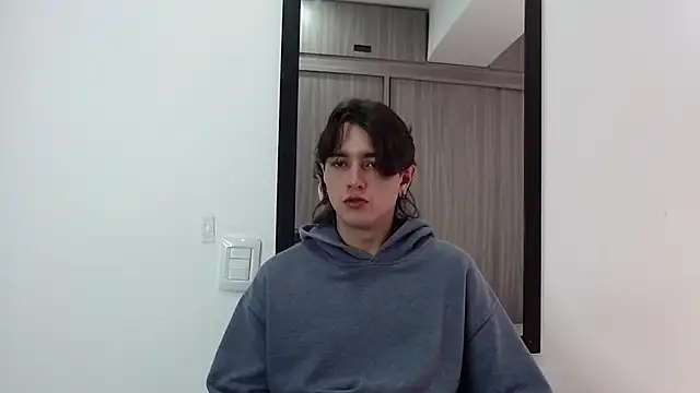 alex connorr online show from 02-19-25, 04:00