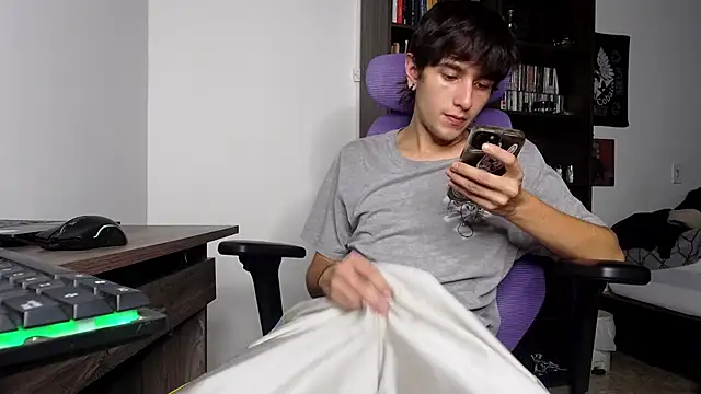 alex connorr online show from 11-07-25, 03:33