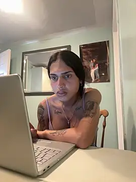 catriona pia online show from 10-21-25, 07:24
