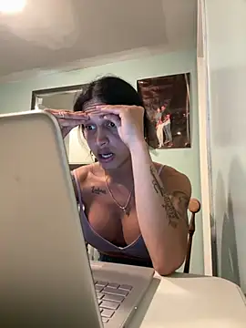 catriona pia online show from 10-23-25, 08:29