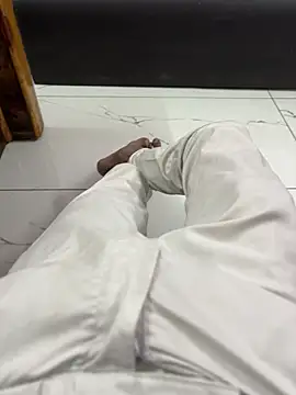 Snapshot of UrPlayboyyyyy chatting on 12-13-24, 01:44 UrPlayboyyyyy online show from 12-13-24, 01:44