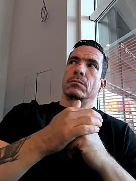 Snapshot of Lord_Two chatting on 10-25-25, 04:29 Lord Two online show from 10-25-25, 04:29