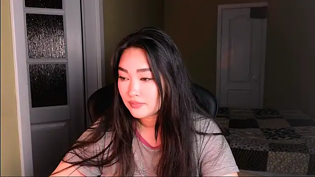 Snapshot of Erica_Wayne chatting on 01-29-25, 04:19 Erica Wayne online show from 01-29-25, 04:19