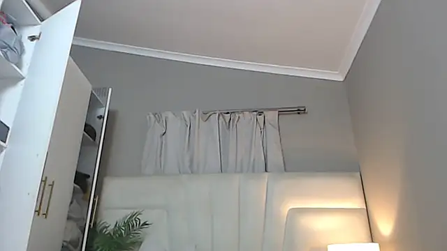 naughtyblackdolie online show from 09-24-25, 03:02