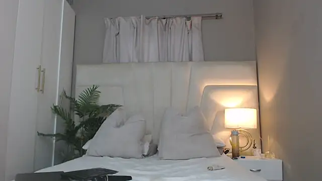 naughtyblackdolie online show from 11-28-25, 05:07