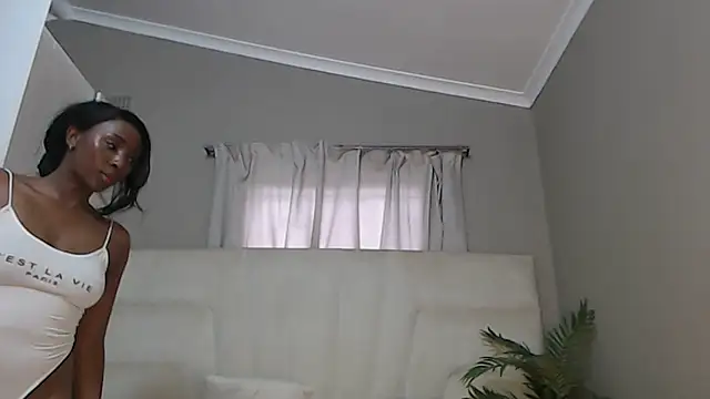 naughtyblackdolie online show from 02-19-25, 08:22