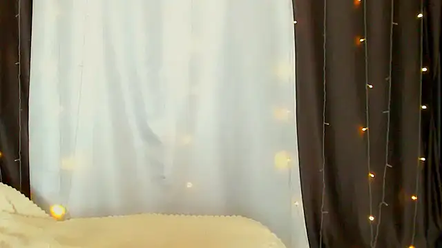 Snapshot of Adriana_Sweet_24 chatting on 10-24-25, 10:03 Adriana Sweet 24 online show from 10-24-25, 10:03