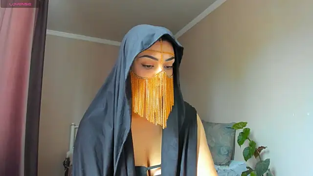 Snapshot of _cleopattra_ chatting on 10-12-25, 07:54 cleopattra online show from 10-12-25, 07:54