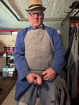 Snapshot of oldgayman chatting on 09-27-25, 07:58 oldgayman online show from 09-27-25, 07:58