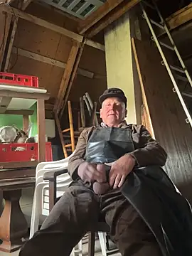 Snapshot of oldgayman chatting on 10-03-25, 11:01 oldgayman online show from 10-03-25, 11:01